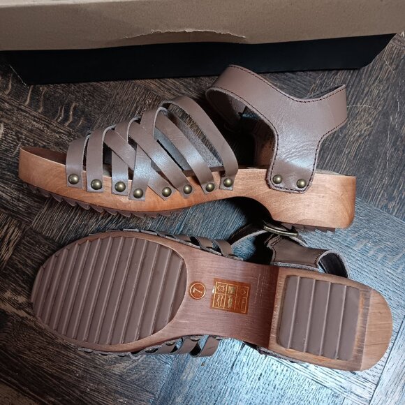 Kelsi Dagger Brooklyn Harling Clog Sandals - taupe leather, wood heel size 7 NIB - Picture 8 of 10